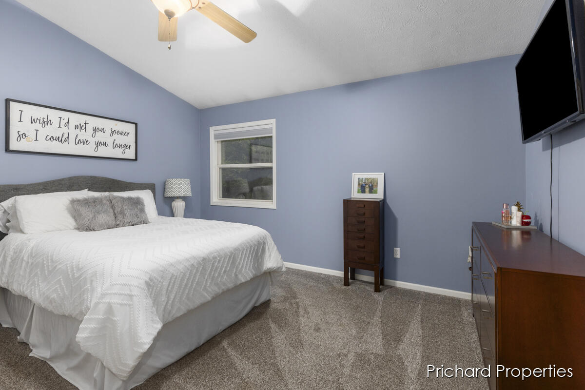 1441 Hollow Ridge Drive NE