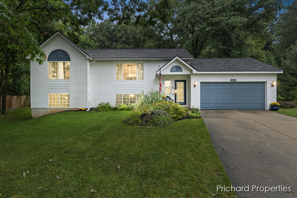 1441 Hollow Ridge Drive NE