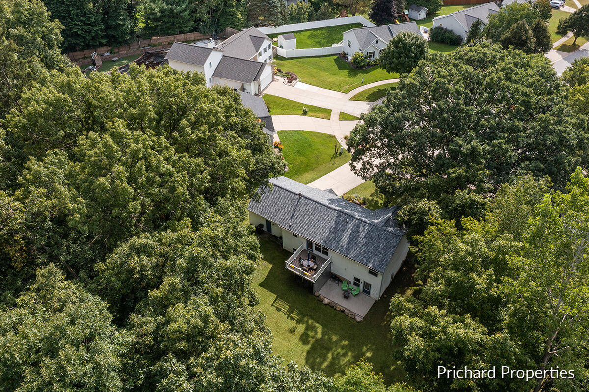 1441 Hollow Ridge Drive NE