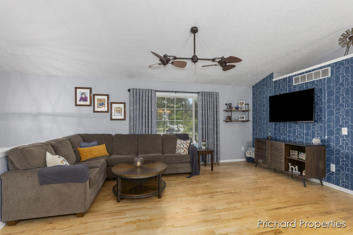 1441 Hollow Ridge Drive NE