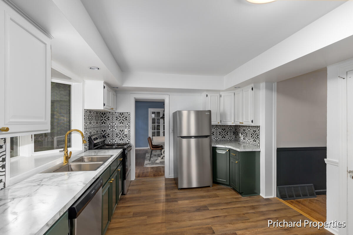 2634 Lake Michigan Drive NW