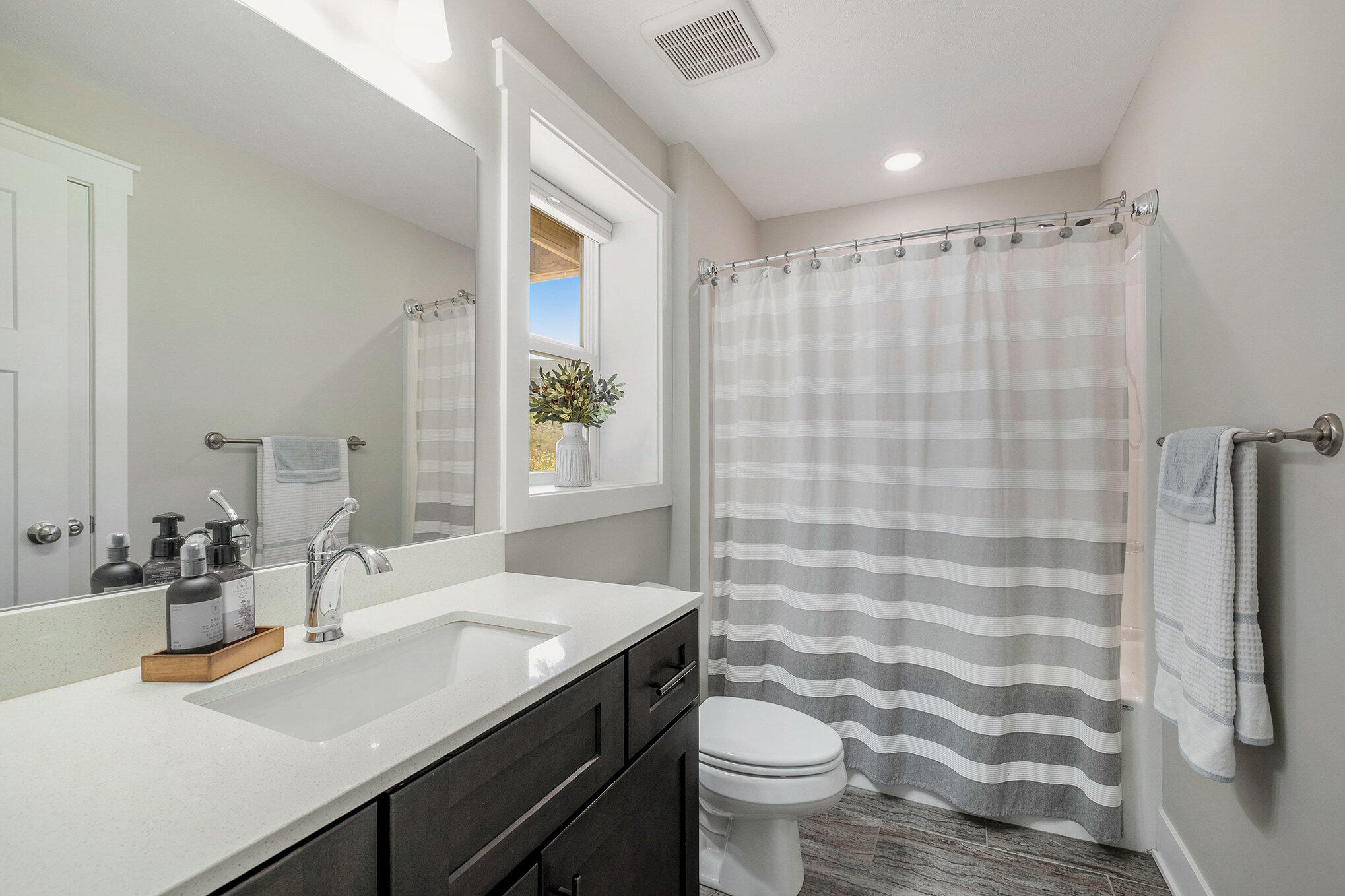 3494 Copper River Avenue SW, 5