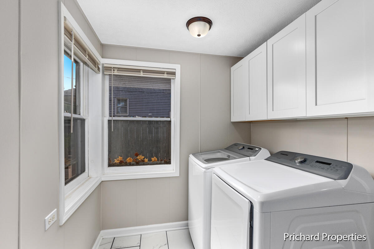 2405 Woodward Avenue SW