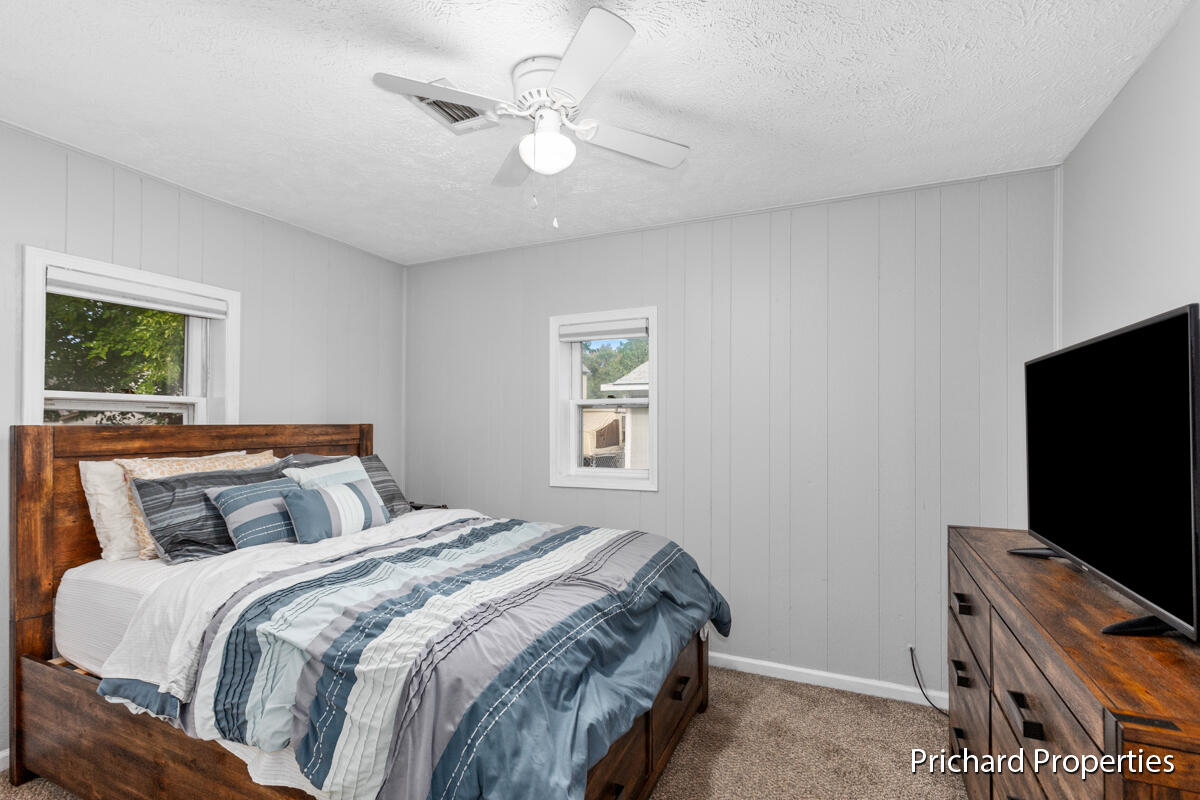 2405 Woodward Avenue SW