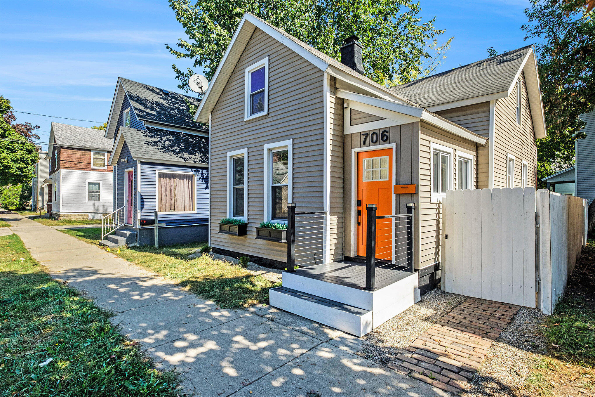 706 Alpine Avenue NW