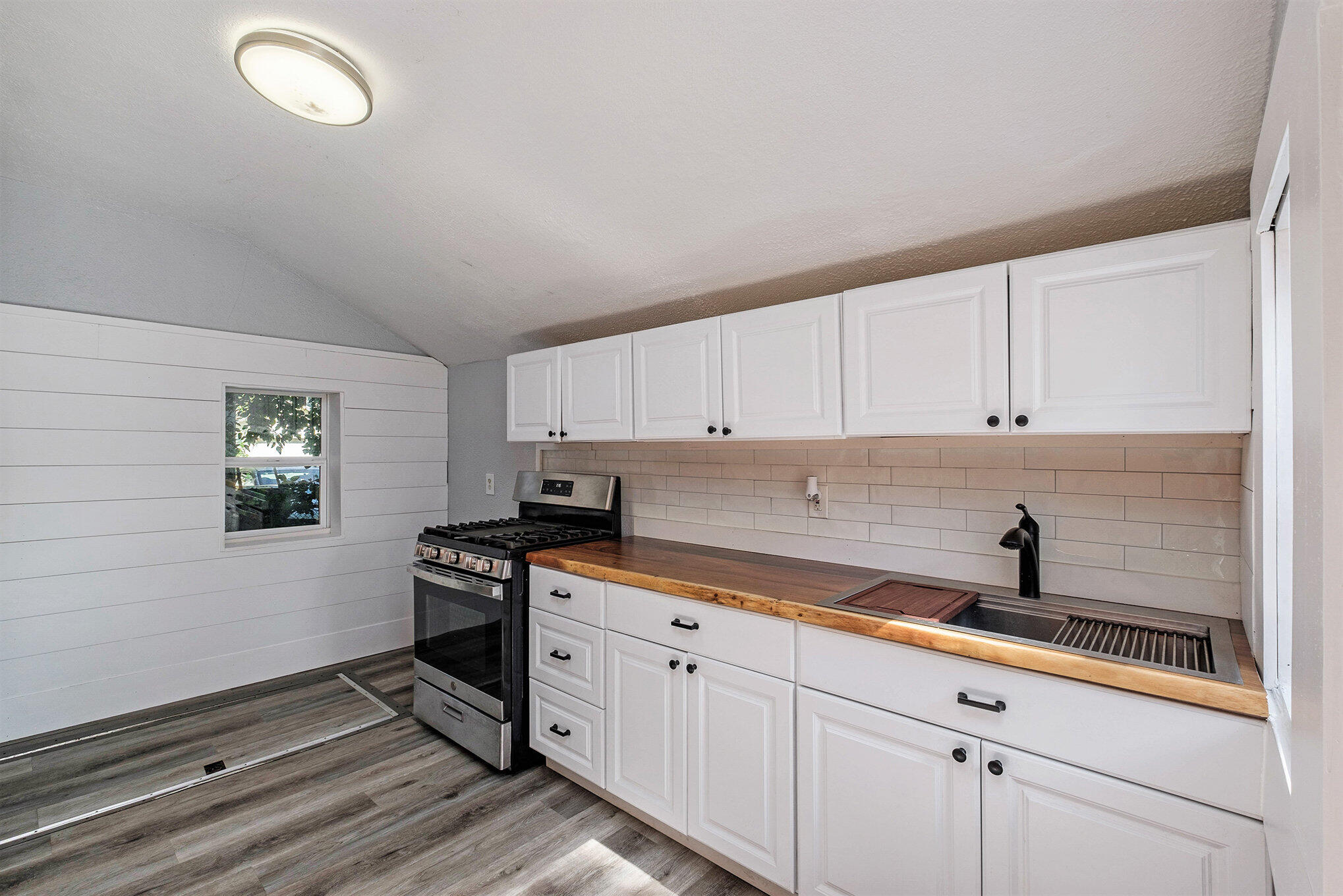 706 Alpine Avenue NW