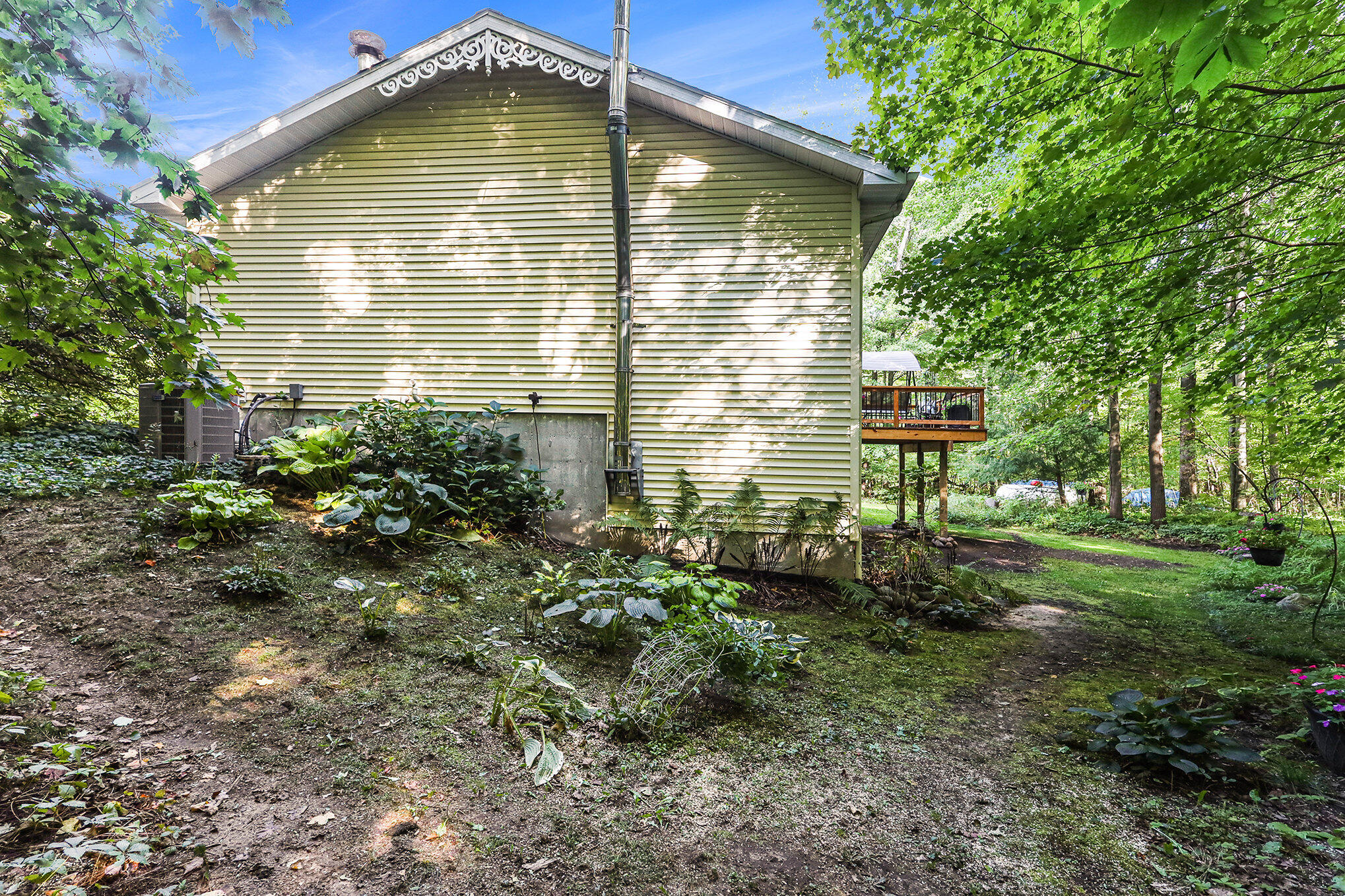 10050 Walander Street NE