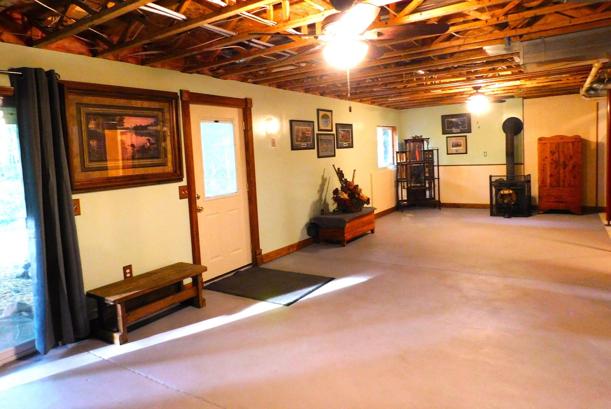 10050 Walander Street NE