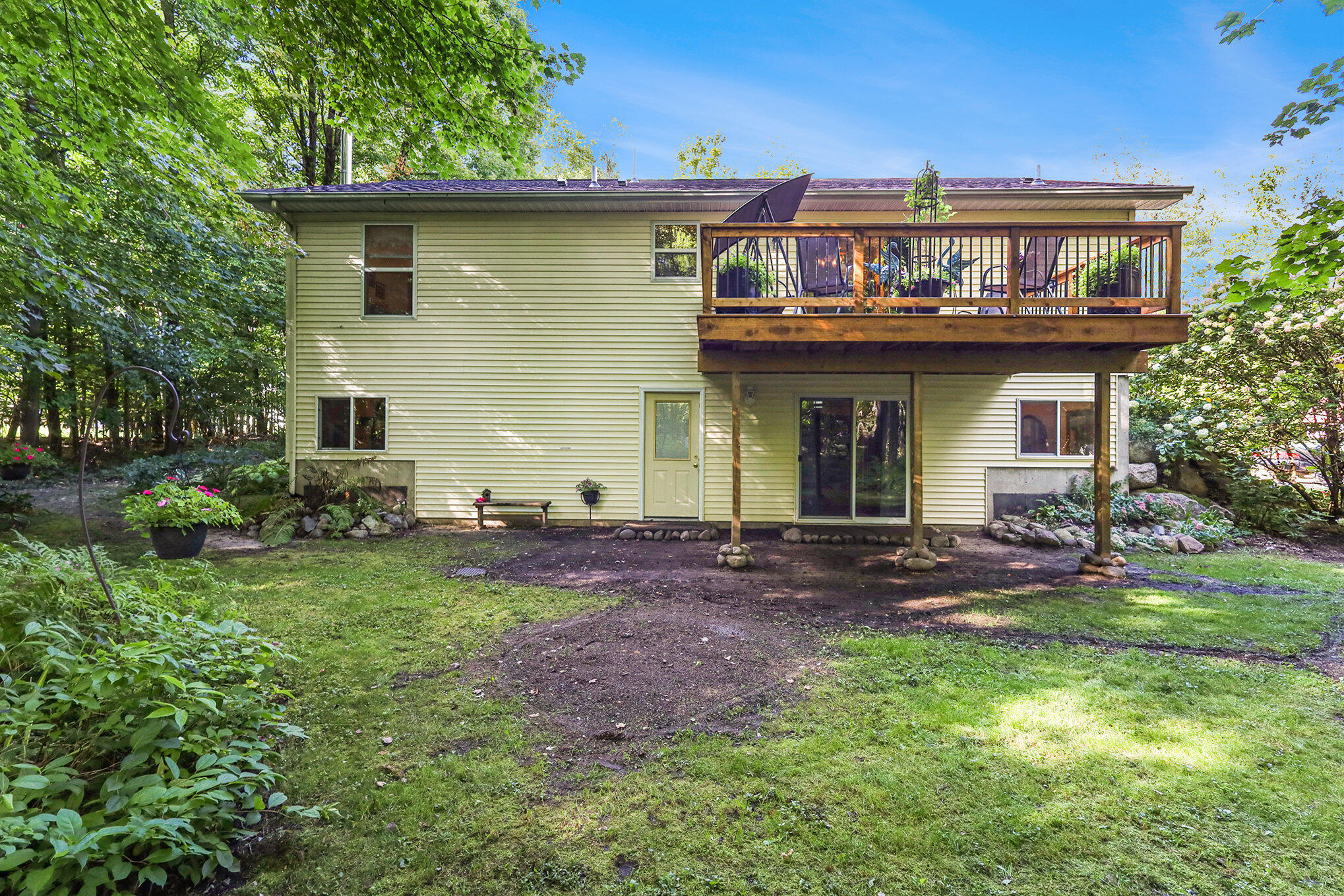 10050 Walander Street NE