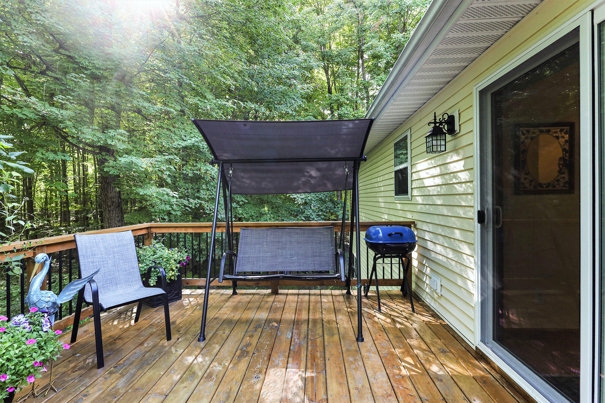 10050 Walander Street NE