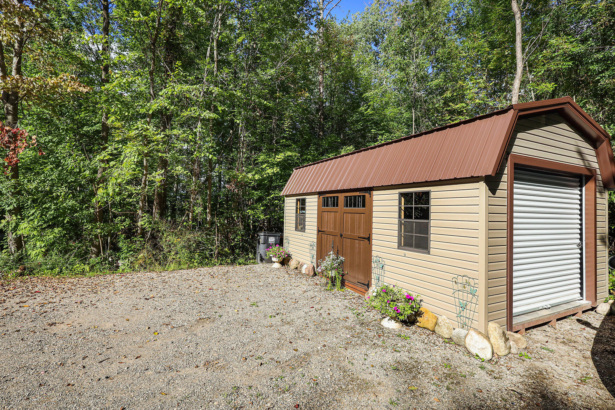 10050 Walander Street NE