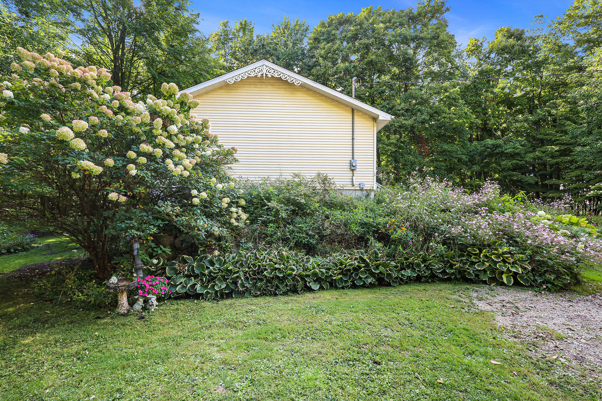 10050 Walander Street NE