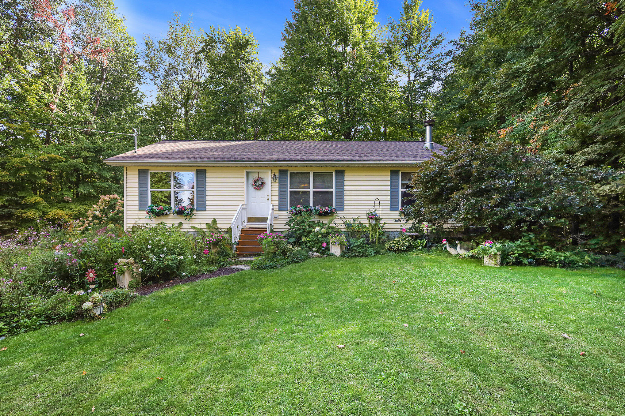 10050 Walander Street NE