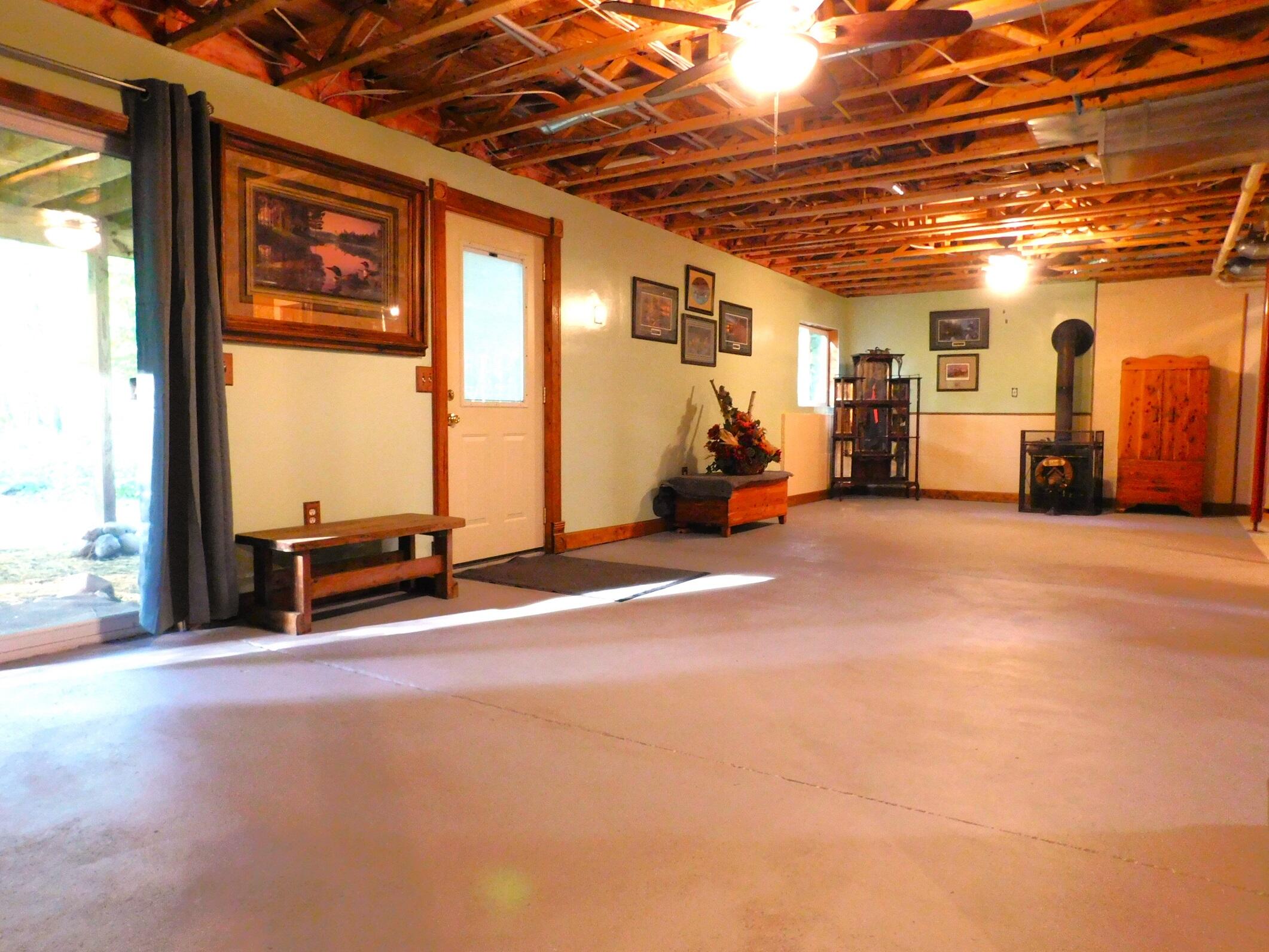 10050 Walander Street NE