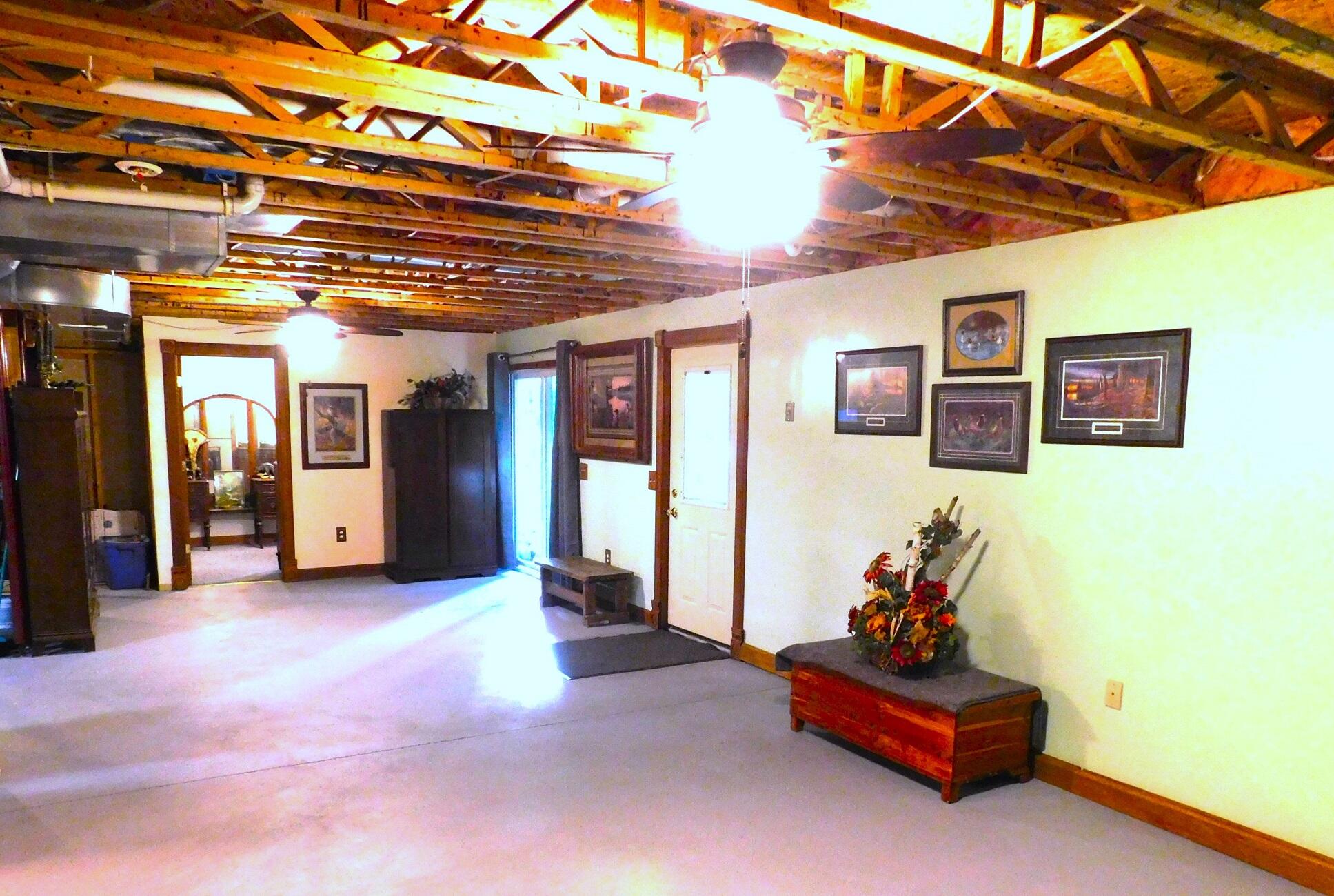 10050 Walander Street NE