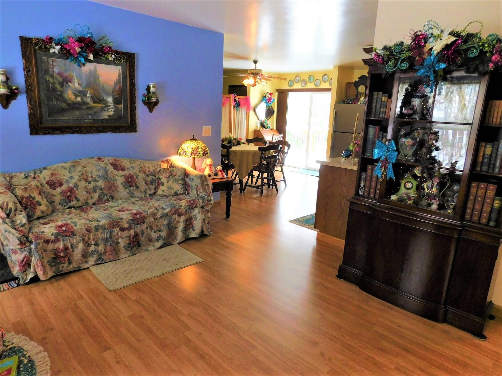 10050 Walander Street NE