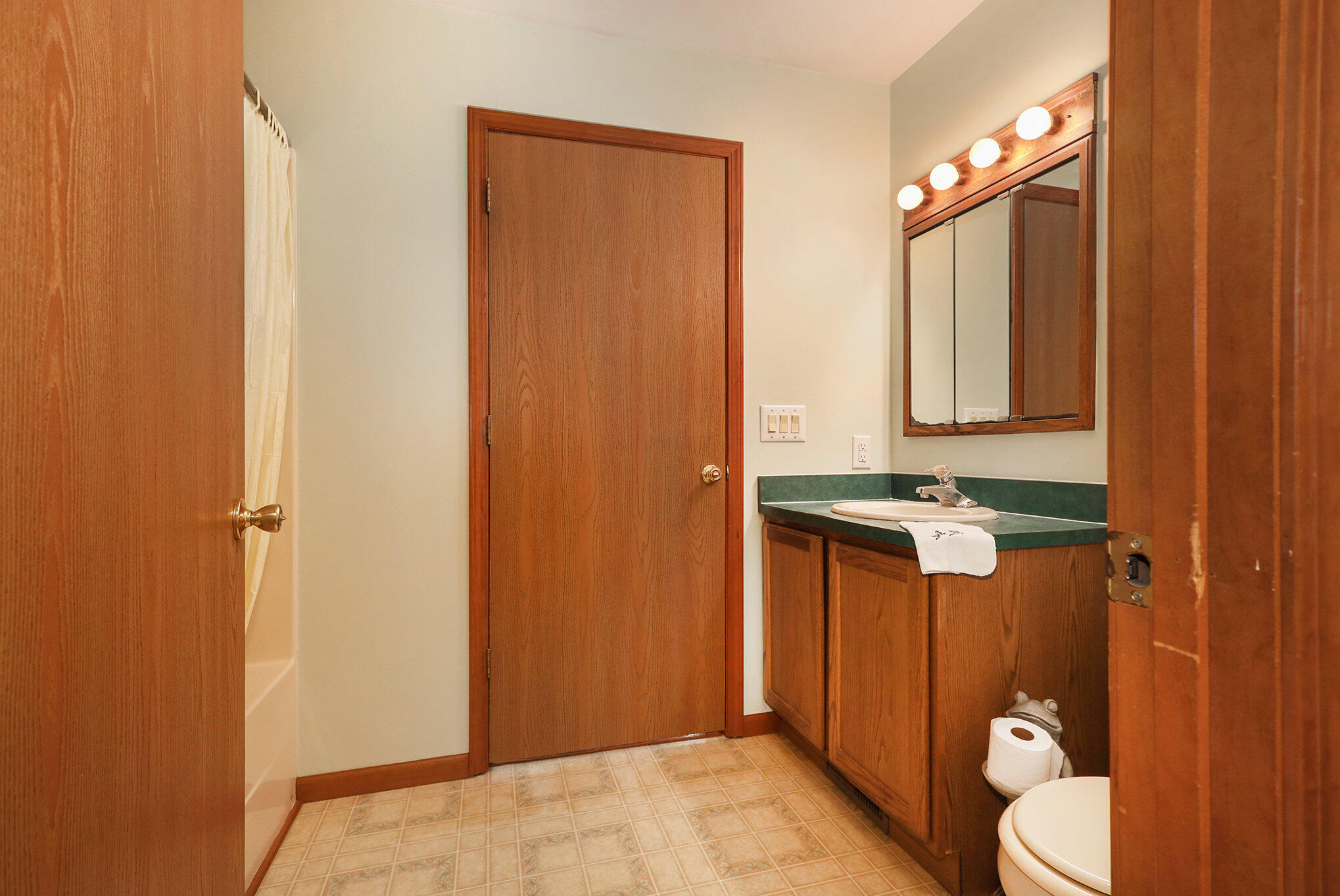 10050 Walander Street NE