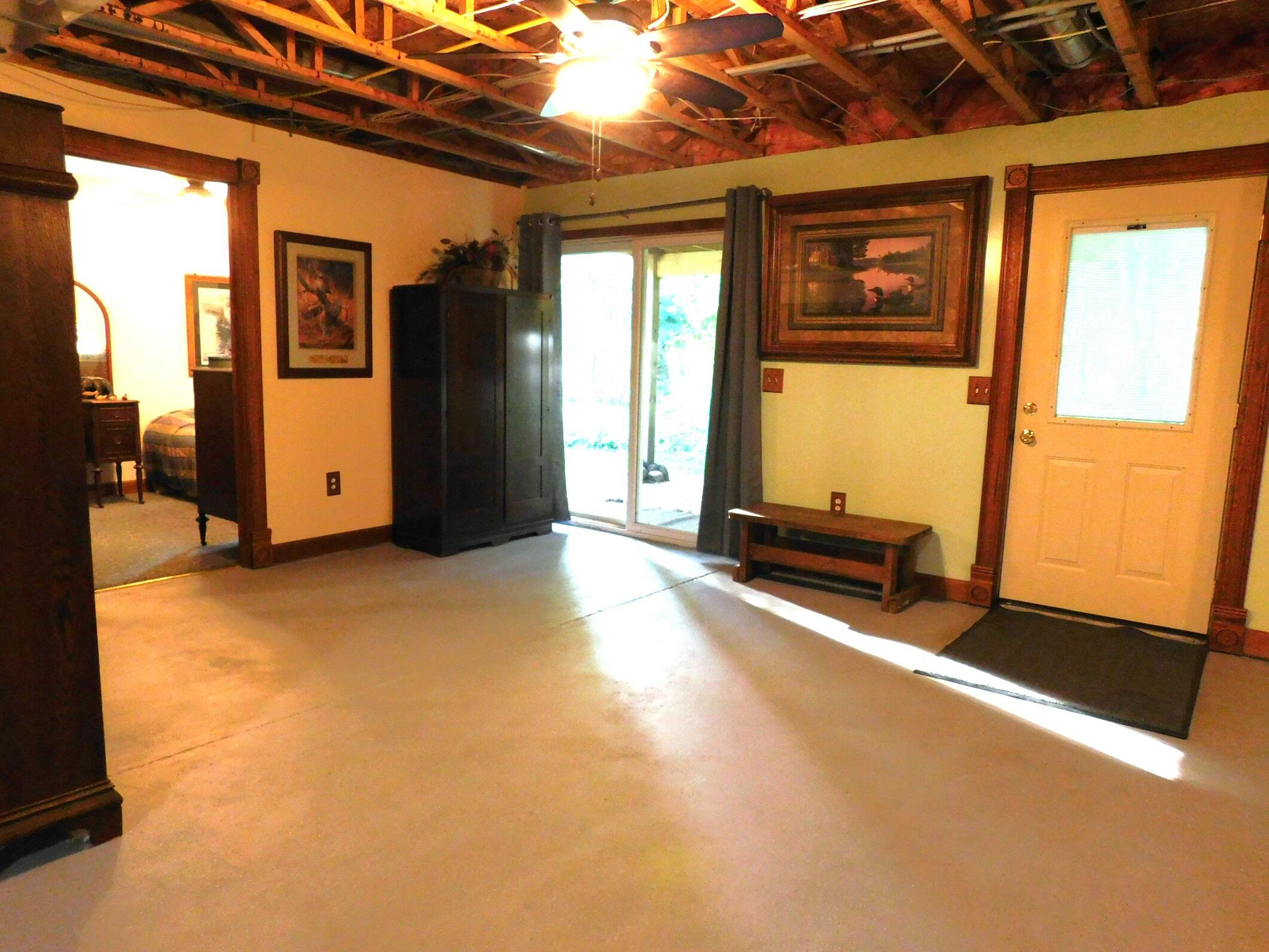 10050 Walander Street NE