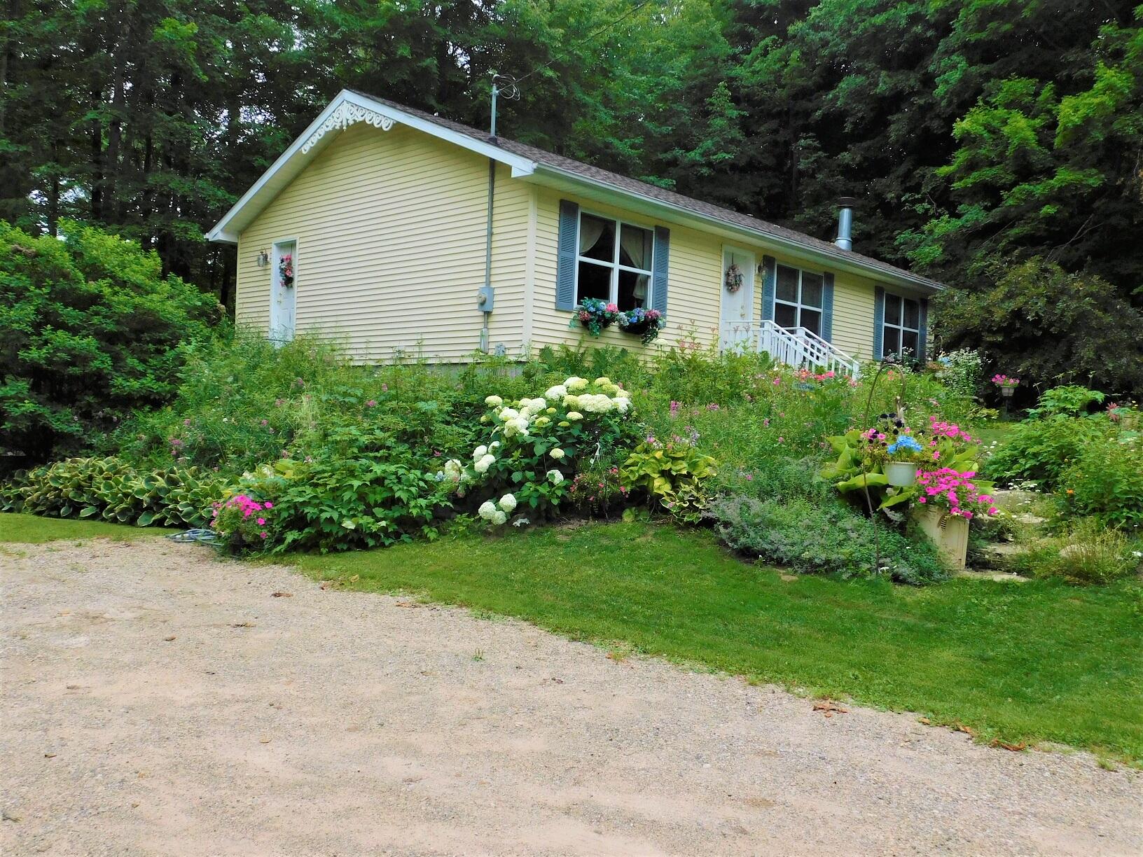 10050 Walander Street NE