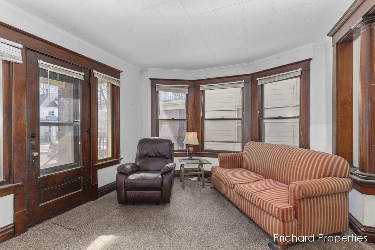 1539 Quarry Avenue NW