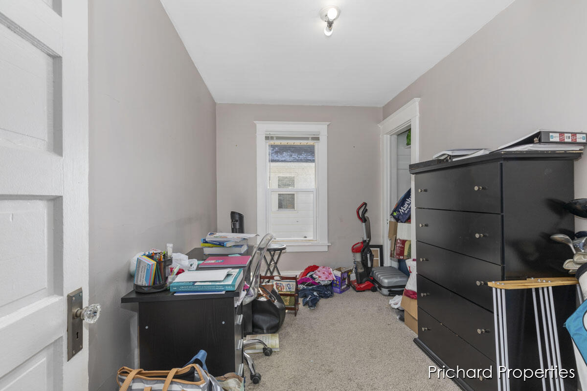 1539 Quarry Avenue NW