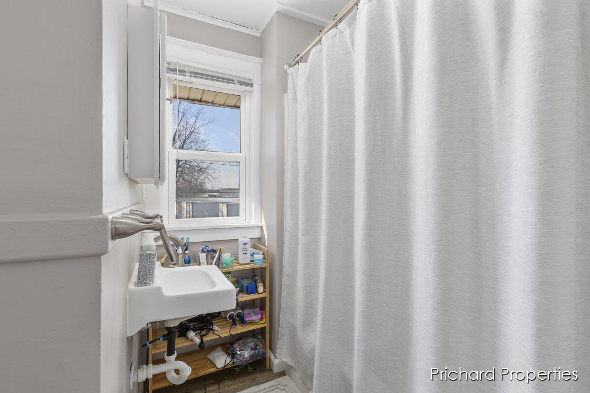 1539 Quarry Avenue NW