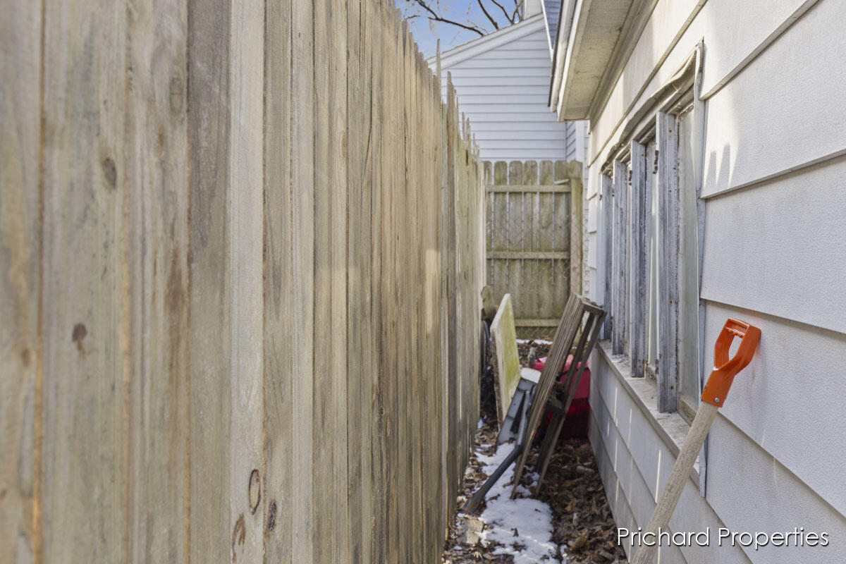 852 Eleventh Street NW