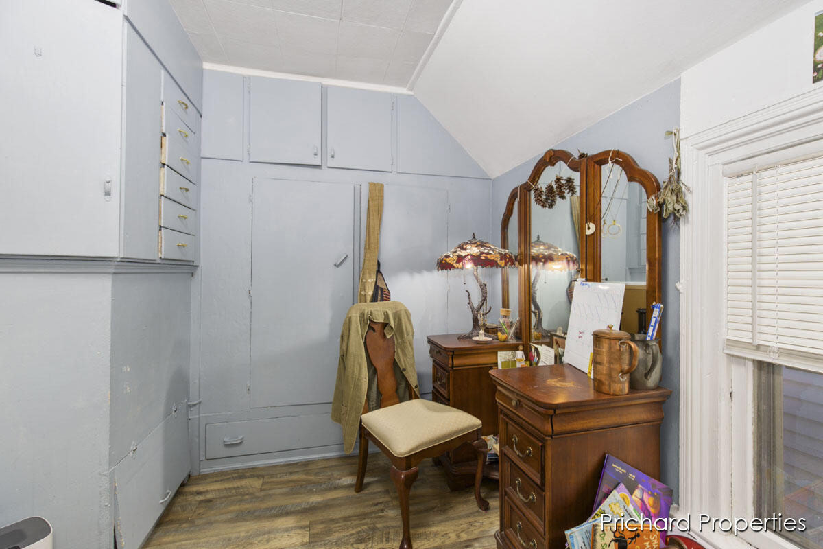 852 Eleventh Street NW