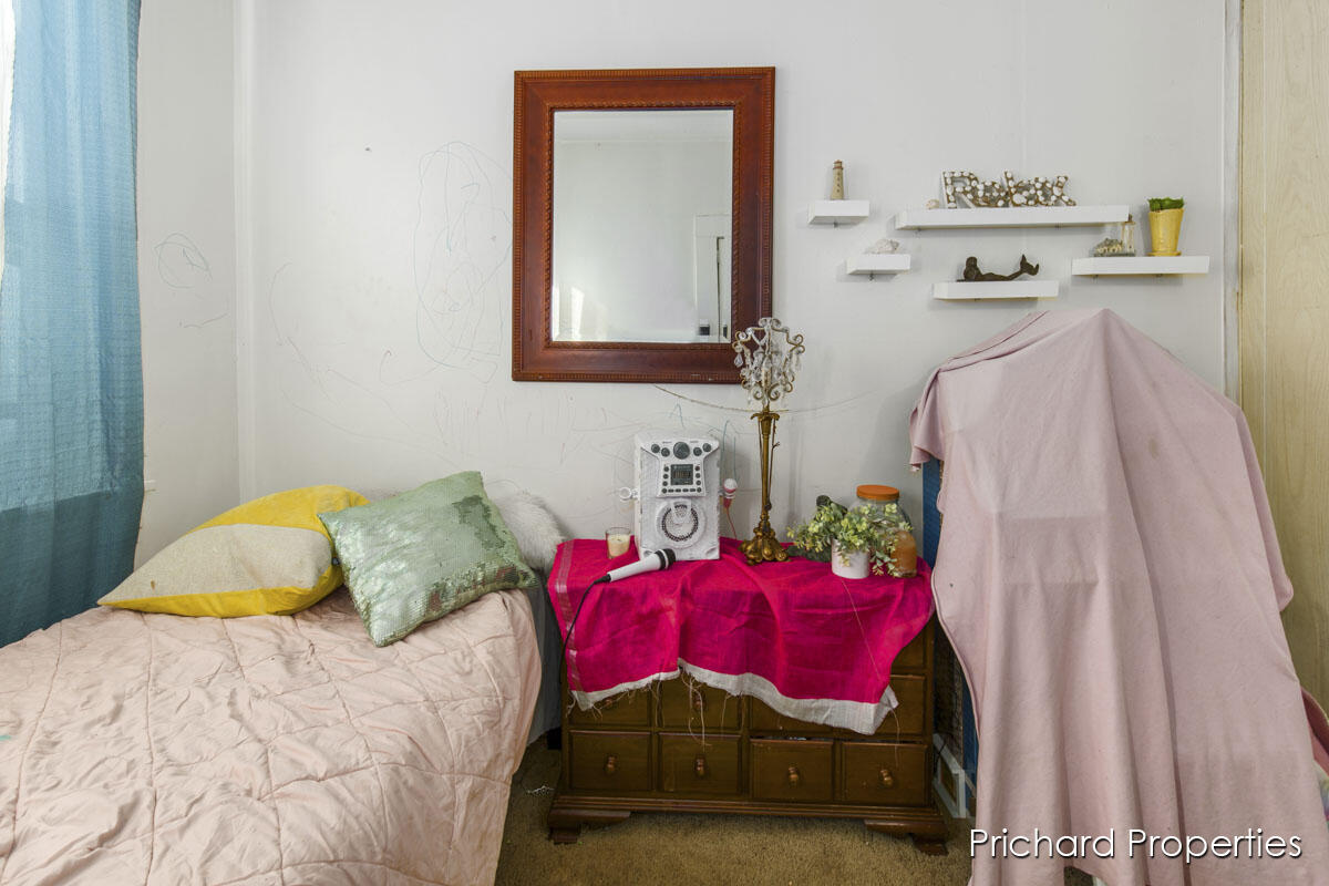 852 Eleventh Street NW