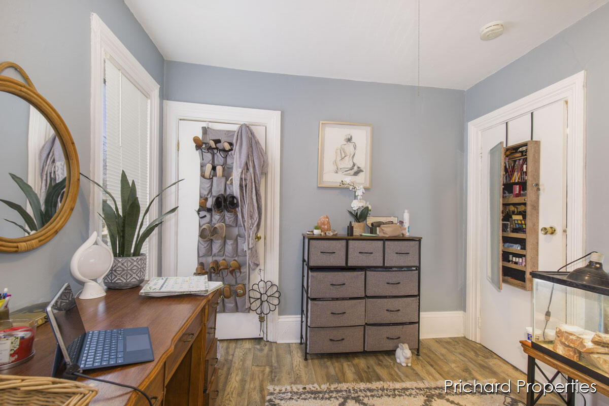 852 Eleventh Street NW