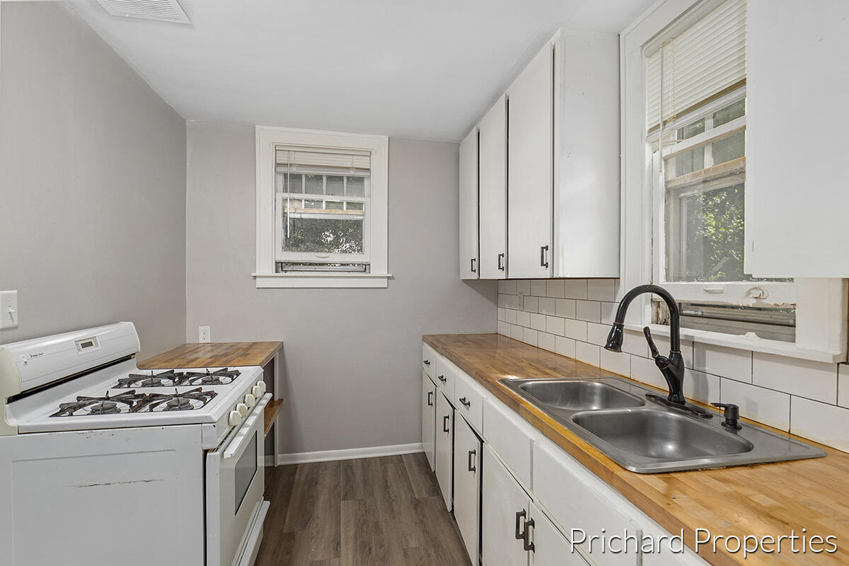 1236 Garfield Avenue NW