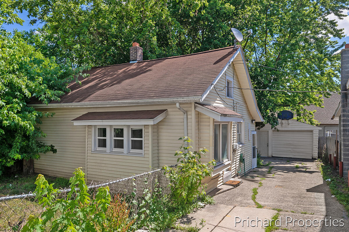 1236 Garfield Avenue NW