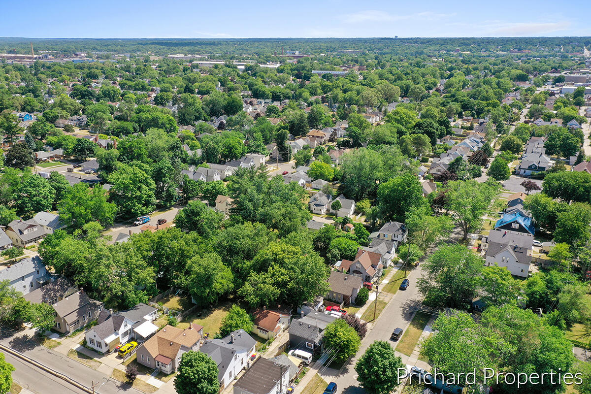 1236 Garfield Avenue NW