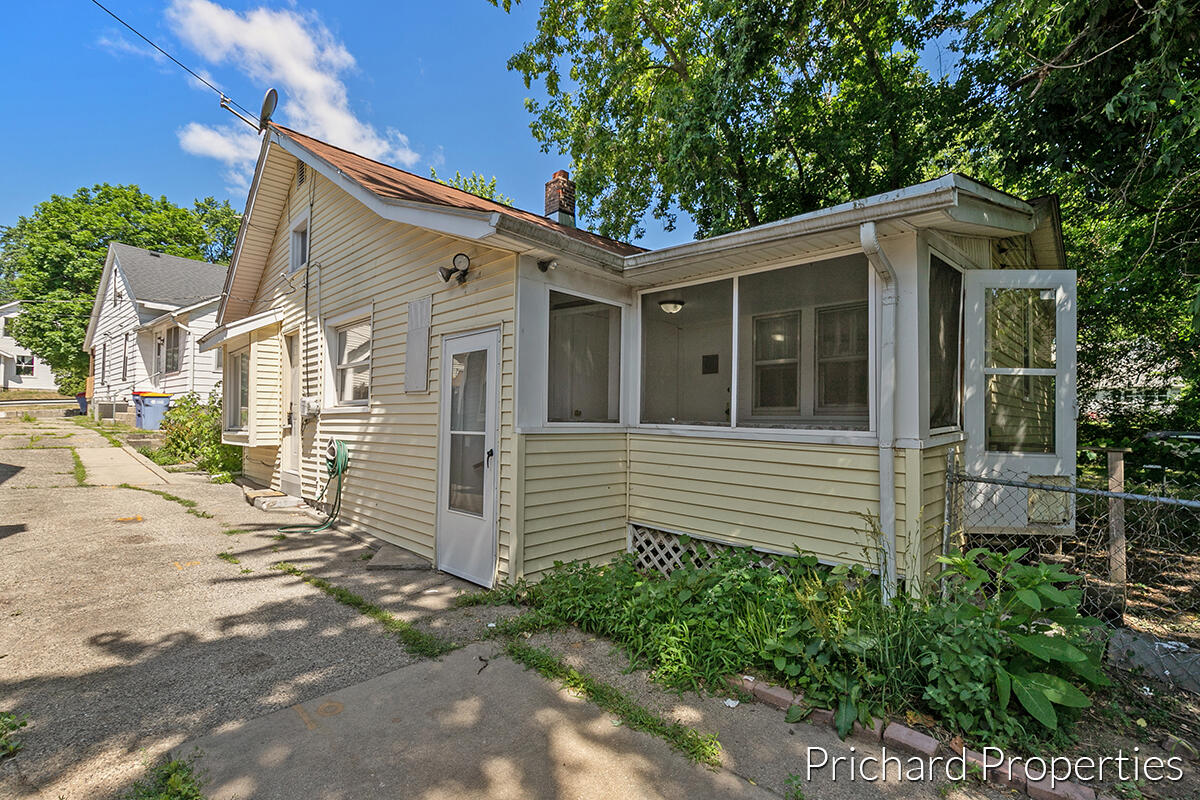 1236 Garfield Avenue NW