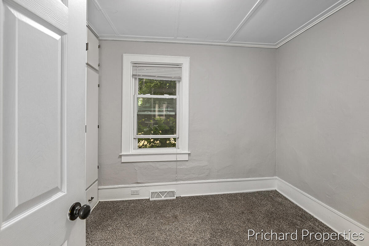 1236 Garfield Avenue NW