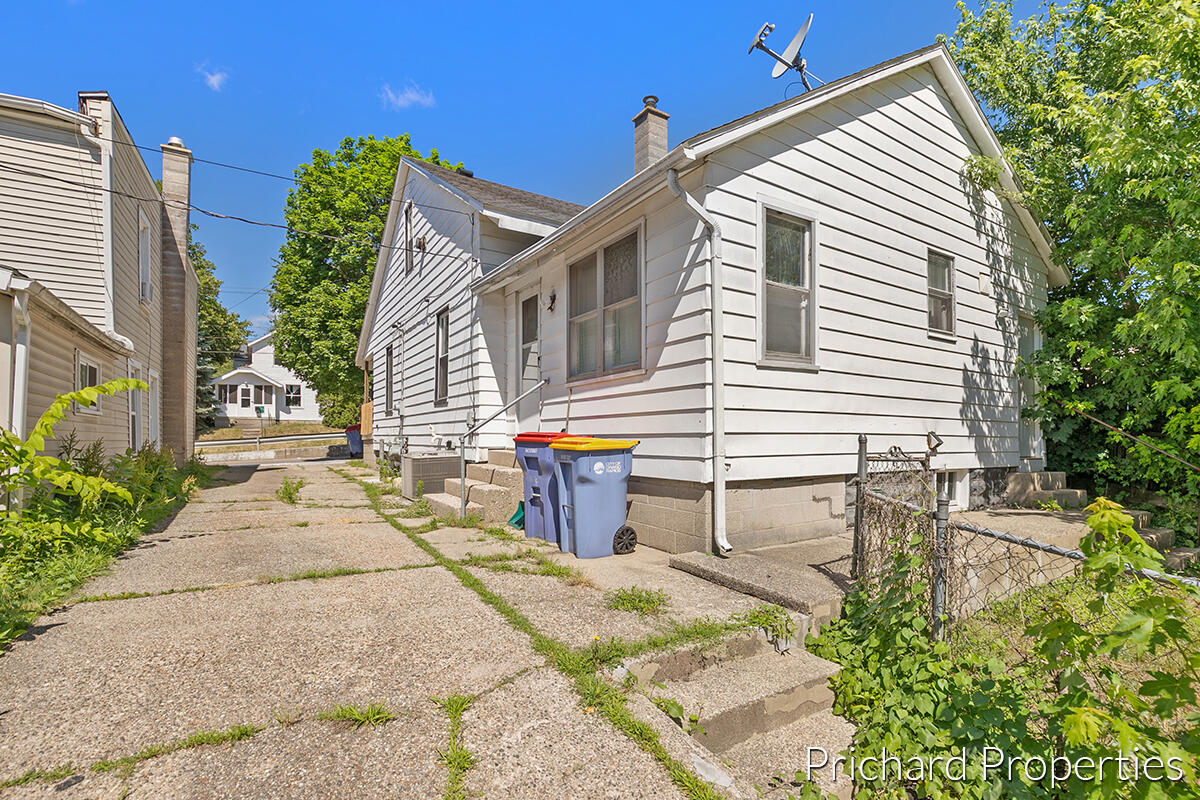 1236 Garfield Avenue NW