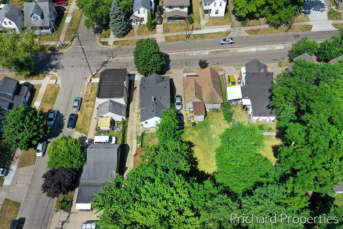 1236 Garfield Avenue NW