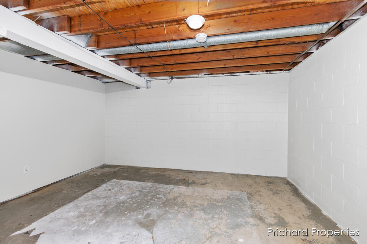 1642 Pennoyer Avenue, 1644