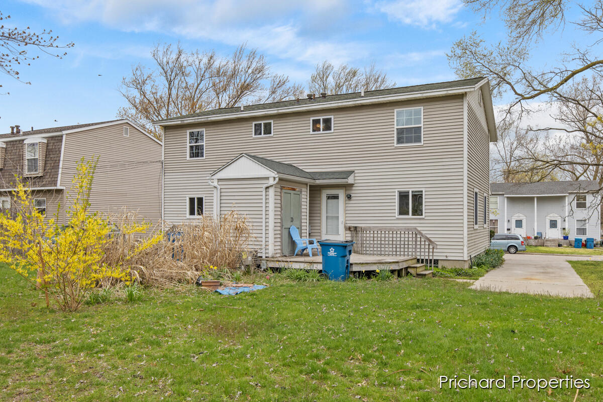 1642 Pennoyer Avenue, 1644