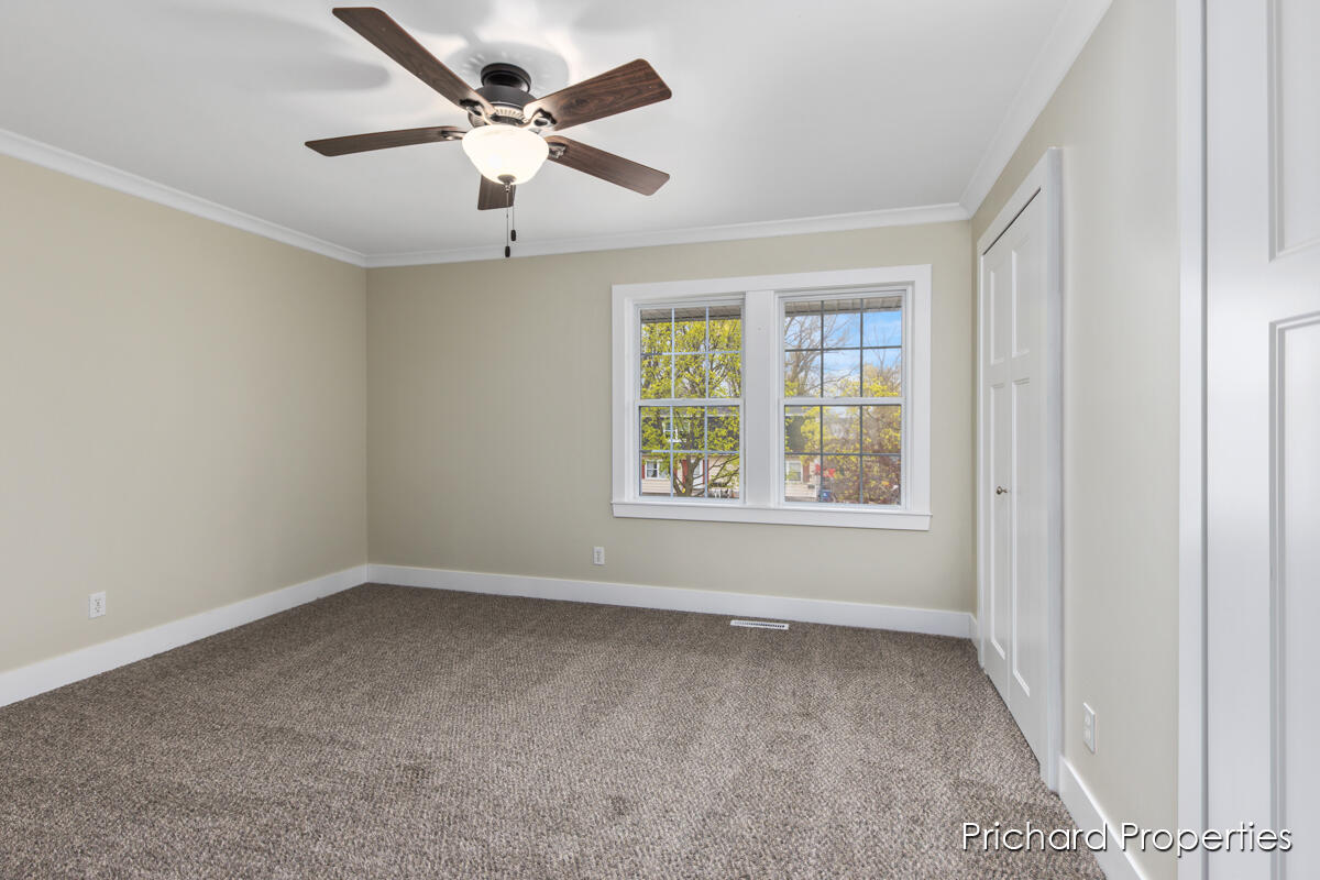 1642 Pennoyer Avenue, 1644