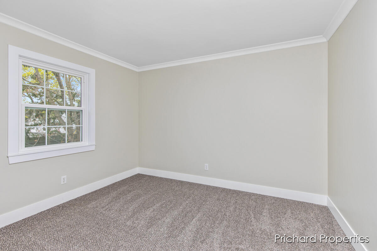 1642 Pennoyer Avenue, 1644