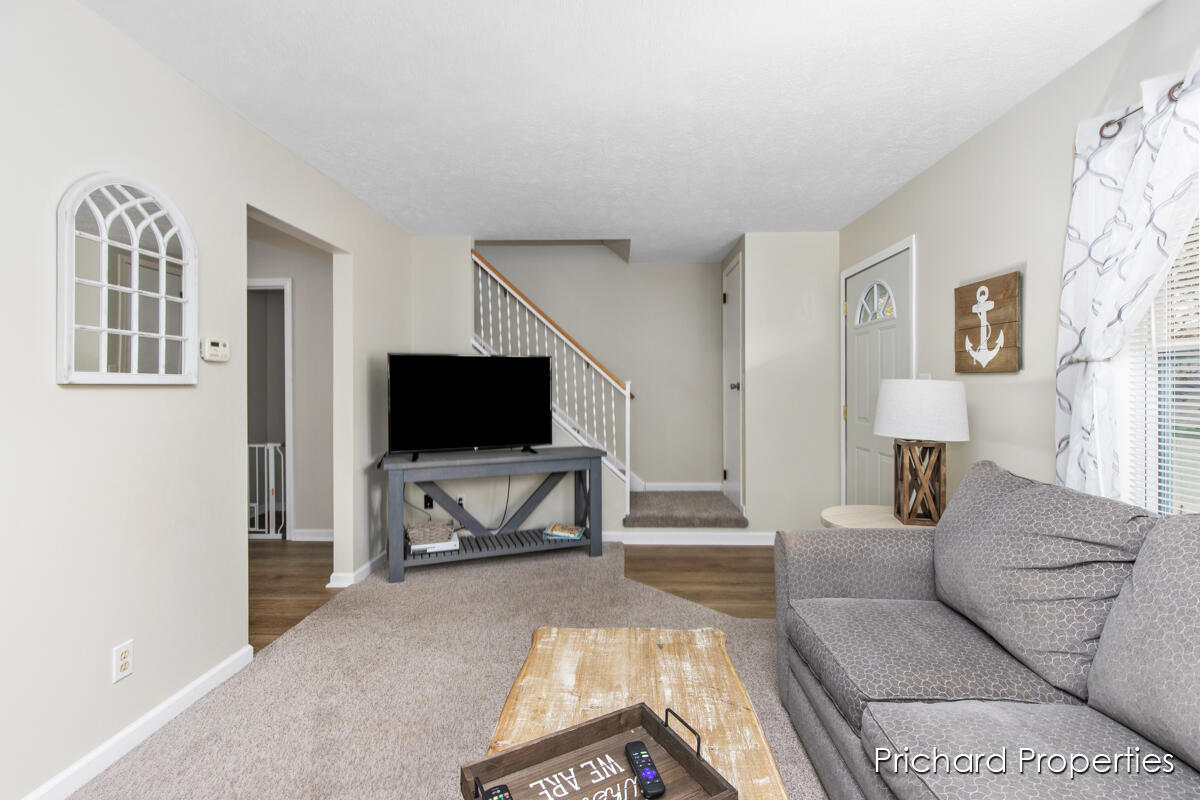 1642 Pennoyer Avenue, 1644