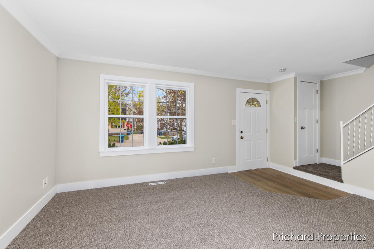 1642 Pennoyer Avenue, 1644