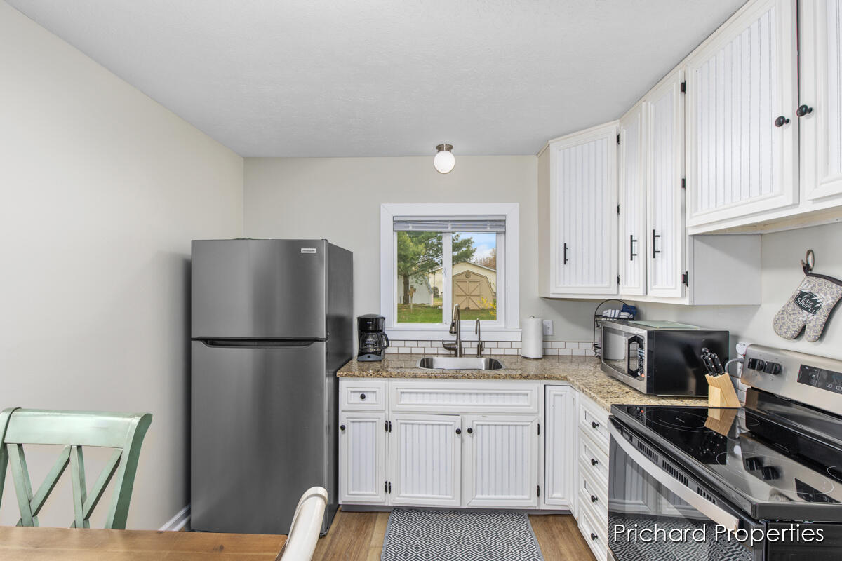 1642 Pennoyer Avenue, 1644