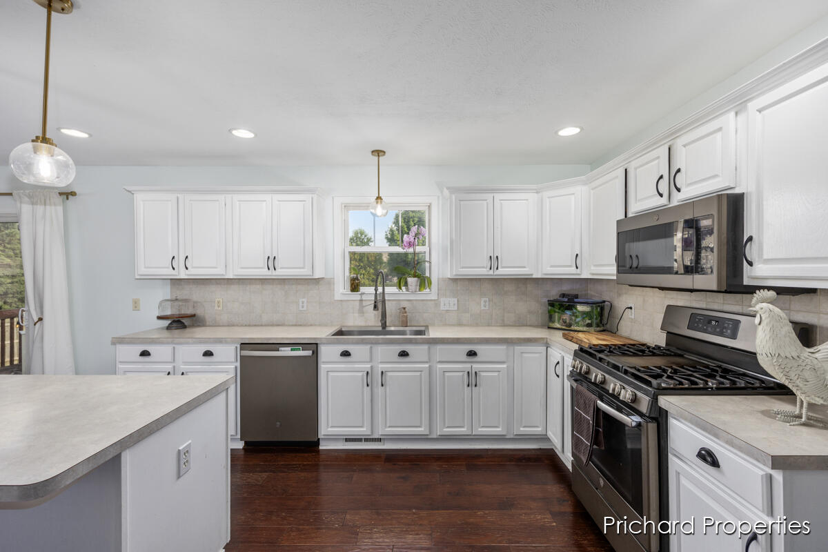 5789 Walnut Ridge Drive SW