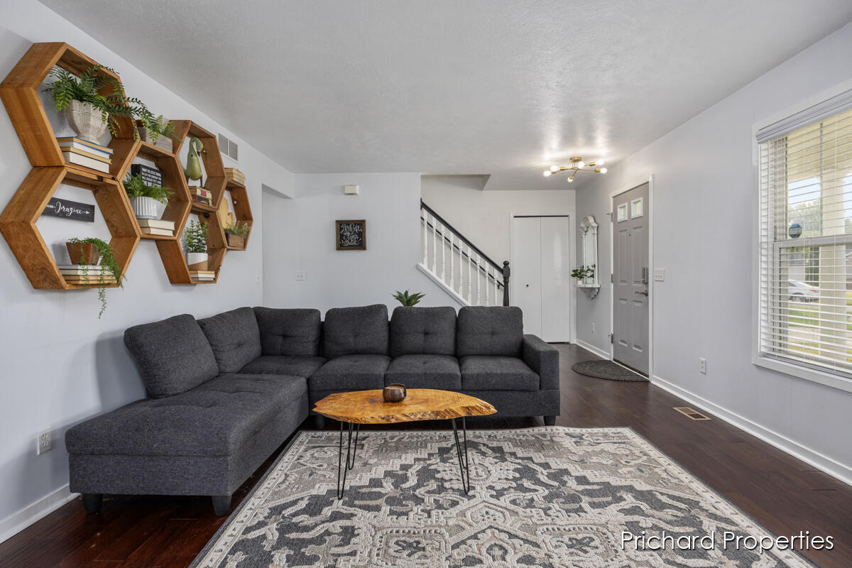 5789 Walnut Ridge Drive SW