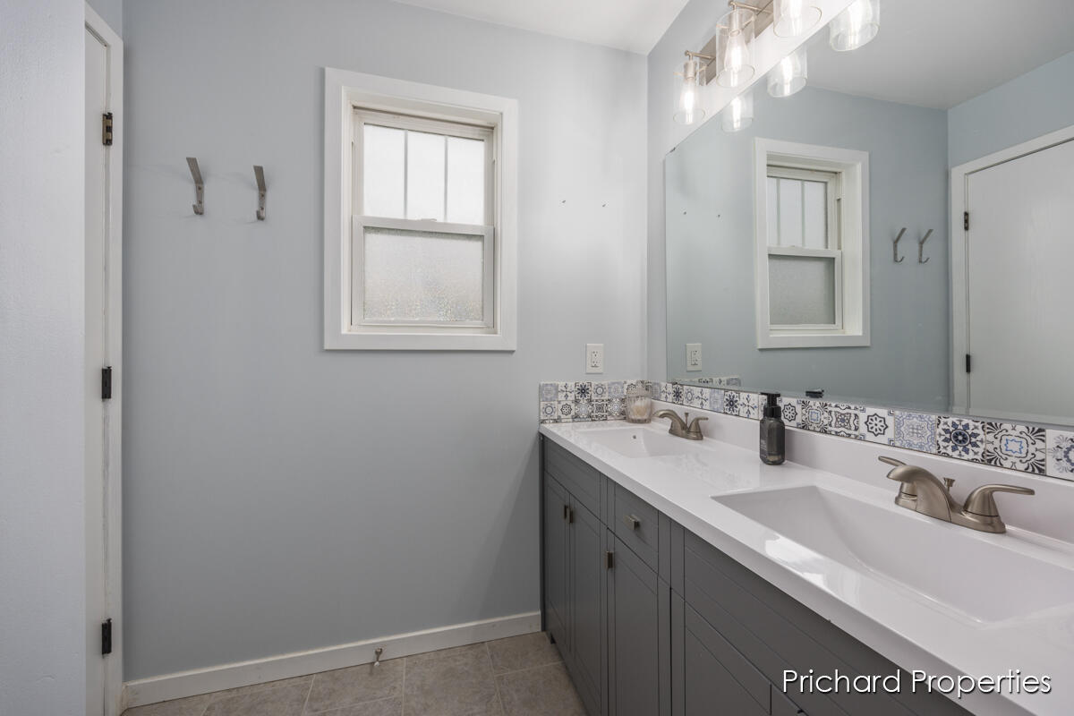 5789 Walnut Ridge Drive SW