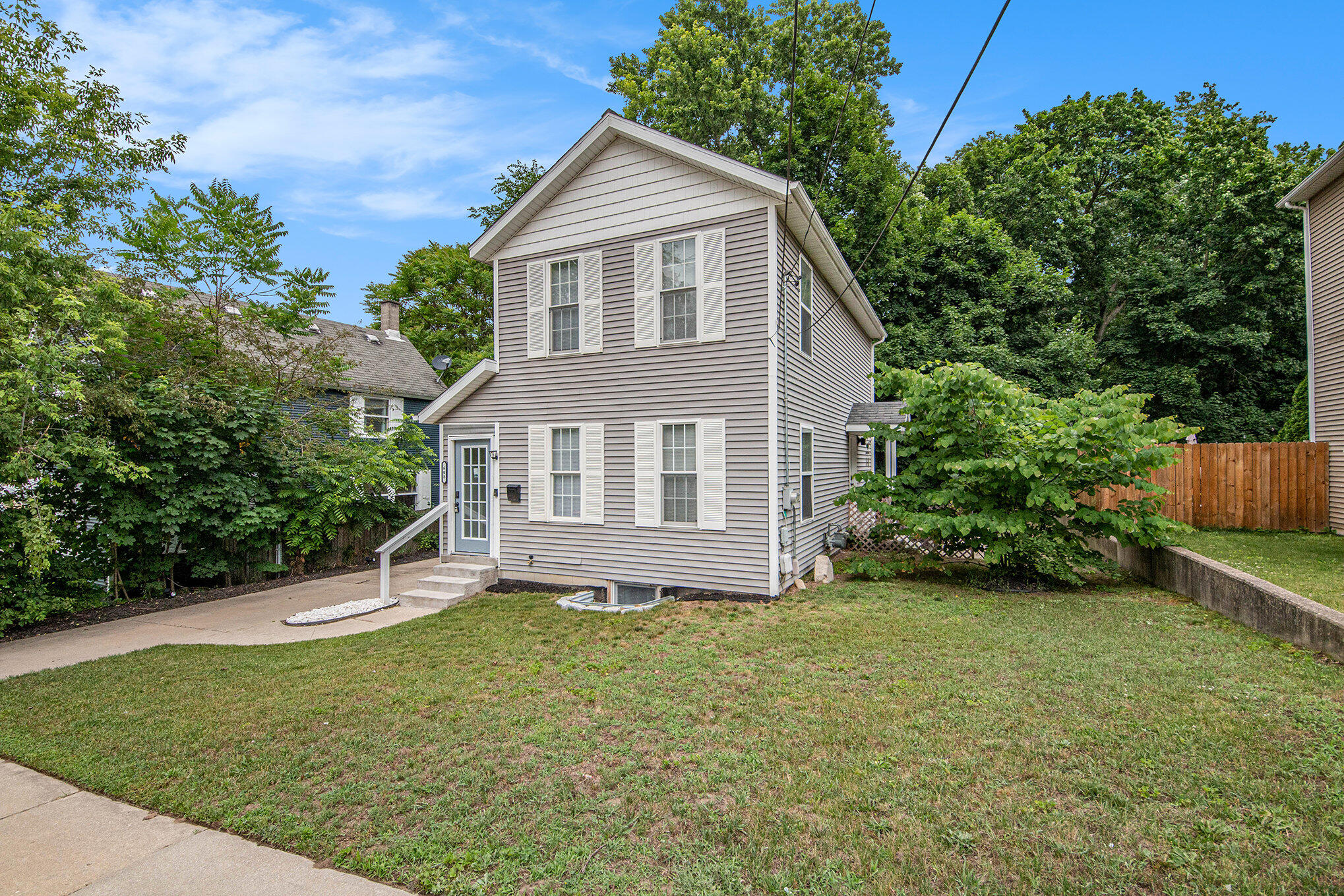 608 Dolbee Avenue SE