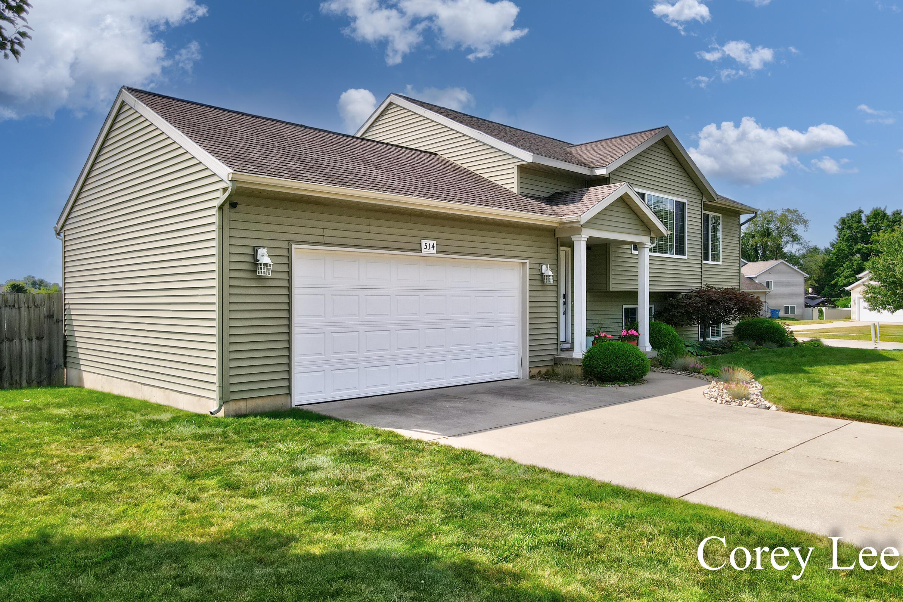 514 Clear Wood Drive SE