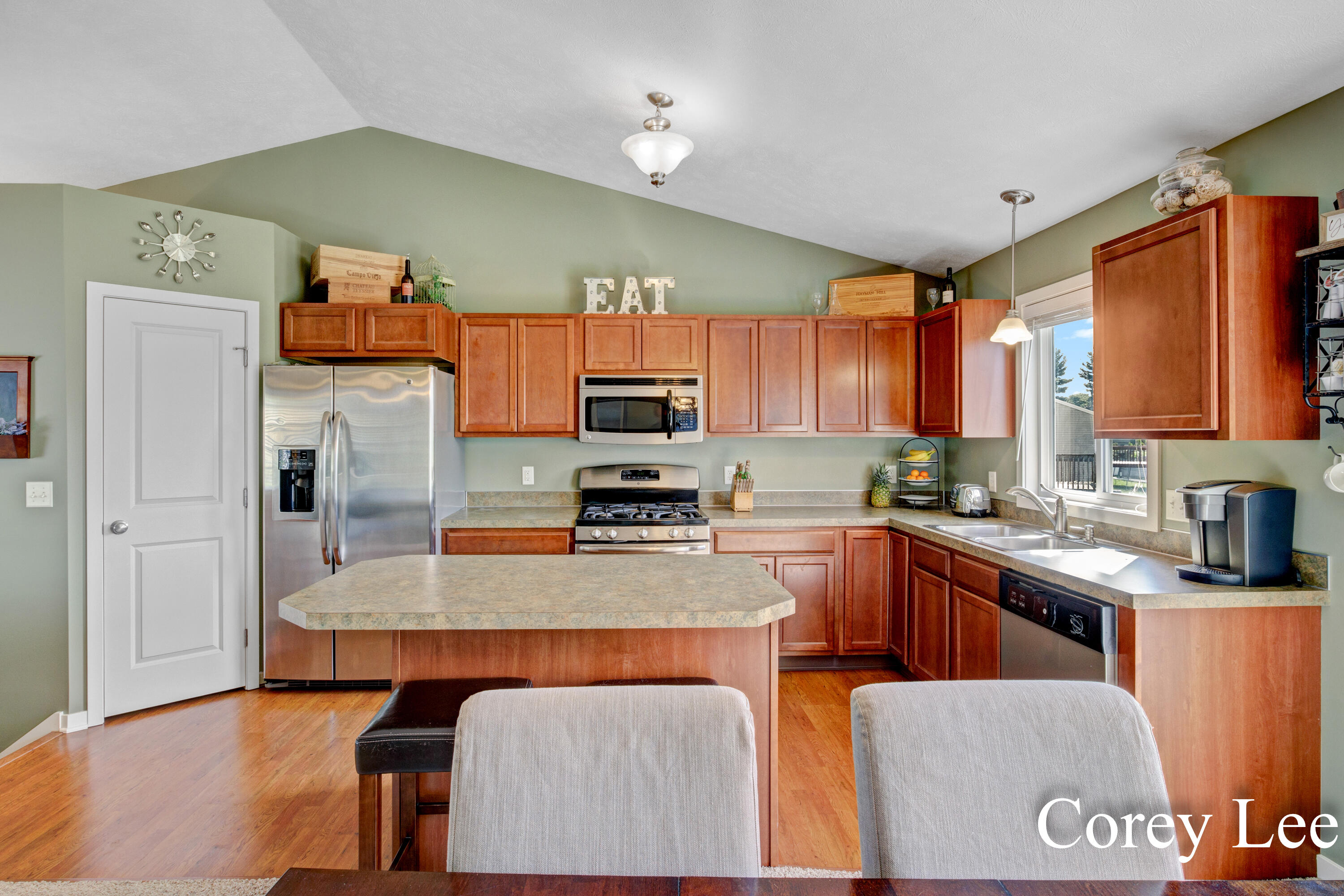 514 Clear Wood Drive SE